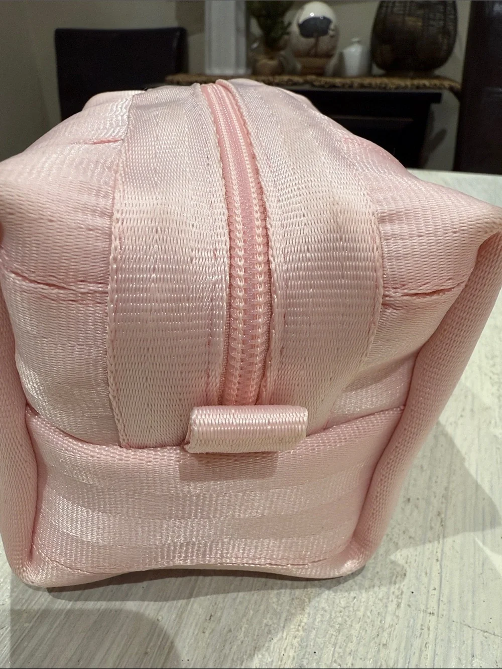 Harvey’s Seatbelt Elegant Pink Bow Cosmetic Bag